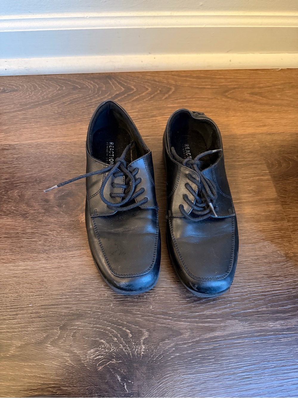 Kenneth Cole Reaction Boys Black Lace-Up Leather Oxfords